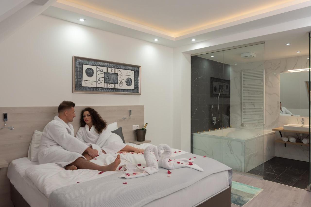Fibula Residence Hotel & Wellness - Adults Only Pécs Exteriör bild