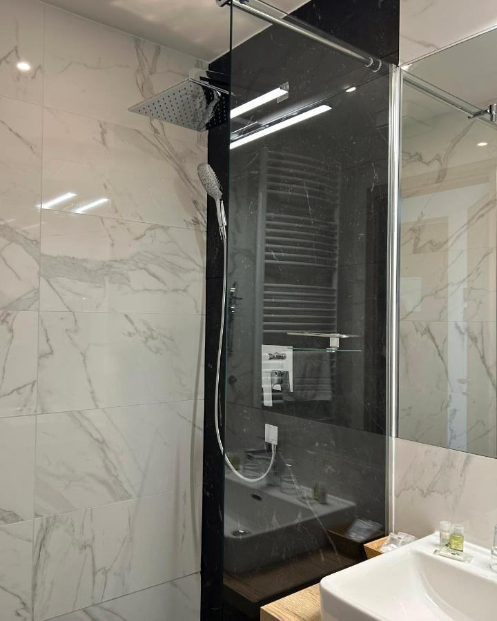 Fibula Residence Hotel & Wellness - Adults Only Pécs Exteriör bild